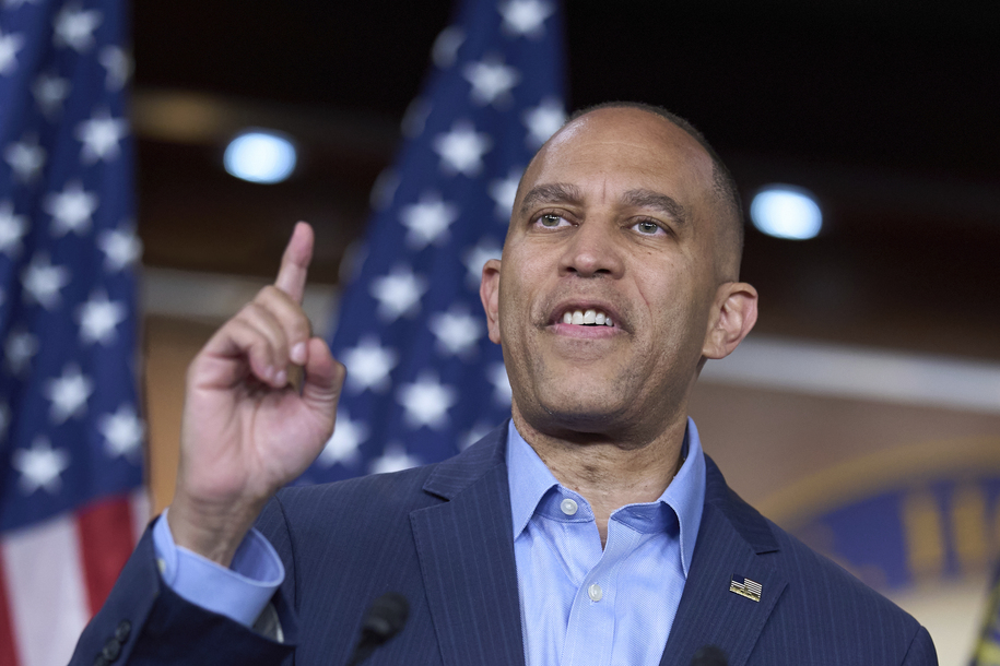 Jeffries Criticizes Trump’s Spread of Disinformation
