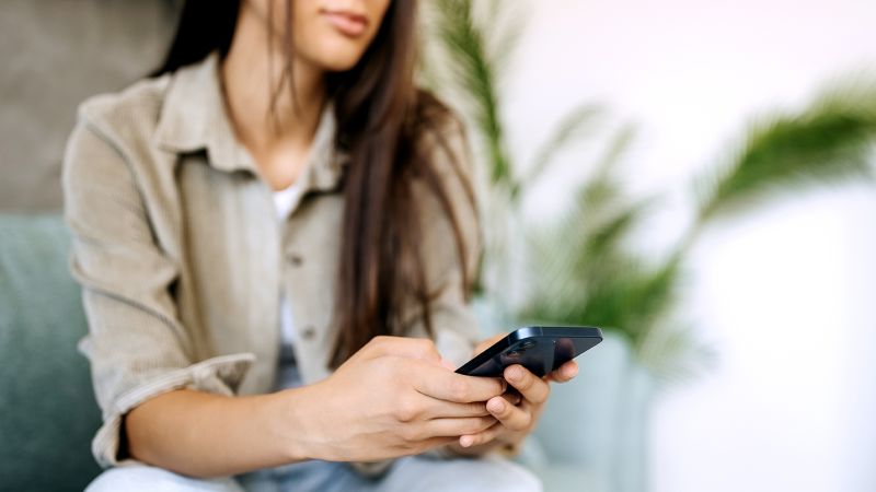 Majority of Influencers Share Unverified Information, Study Reveals