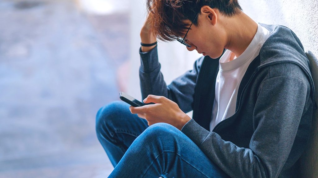 Essential Tips for Safeguarding Your Privacy on Social Media