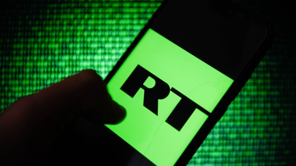 Russia Accused of ‘Grooming’ AI Chatbots to Spread Propaganda, Report Finds