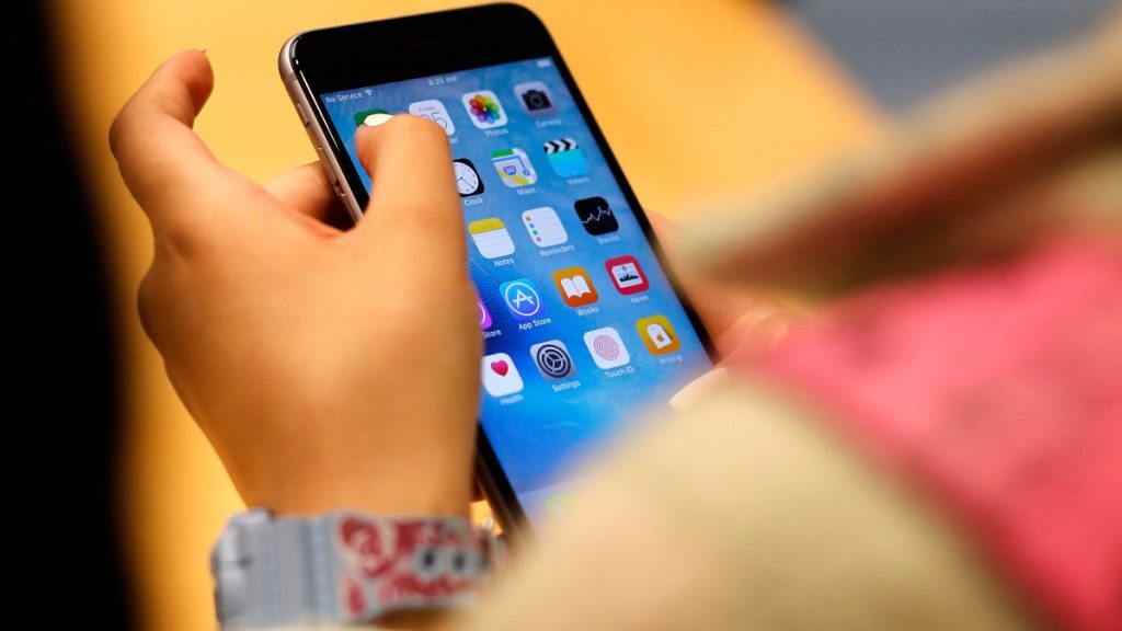 Identifying False Information: A Guide to Spotting Fake News Online