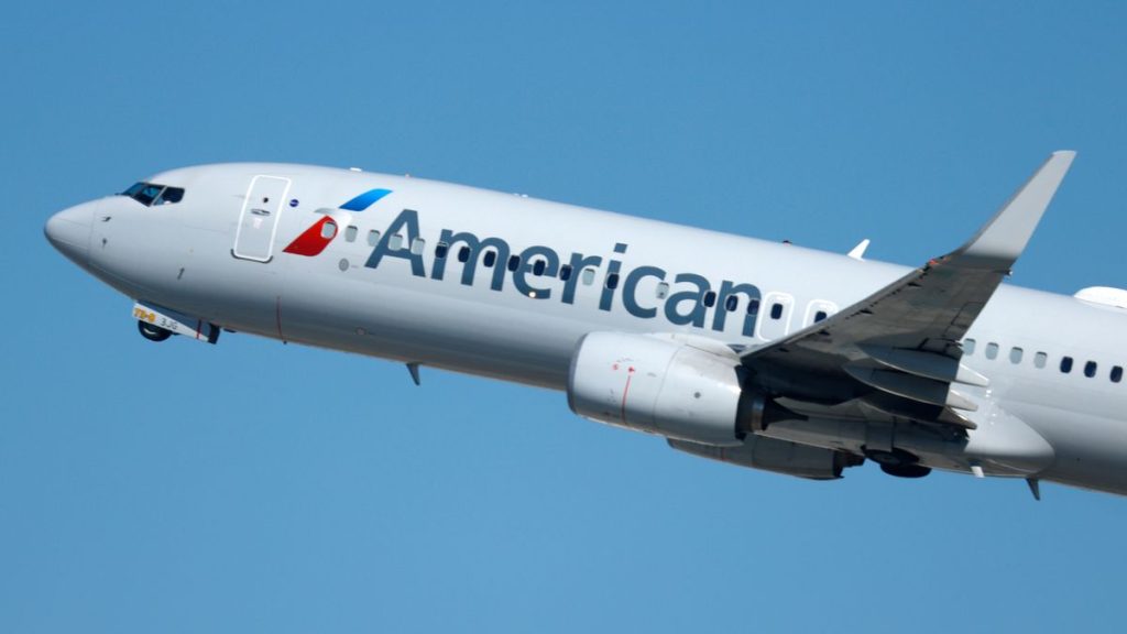 Fact Check: American Airlines Did Not Announce Plans to Shut Down