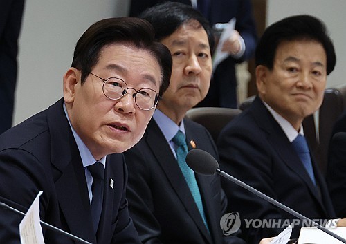Lee Calls for Strong Penalties Against Hate Speech and Disinformation