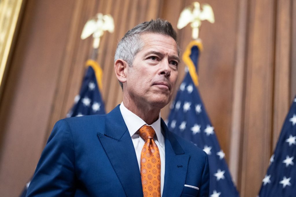 Fact Check: Sean Duffy Did Not Suggest Pilots Should Ignore Air Traffic Controllers