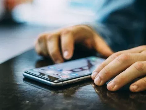 Visit Ukraine Study: Measuring Dishonesty Across Social Media Platforms