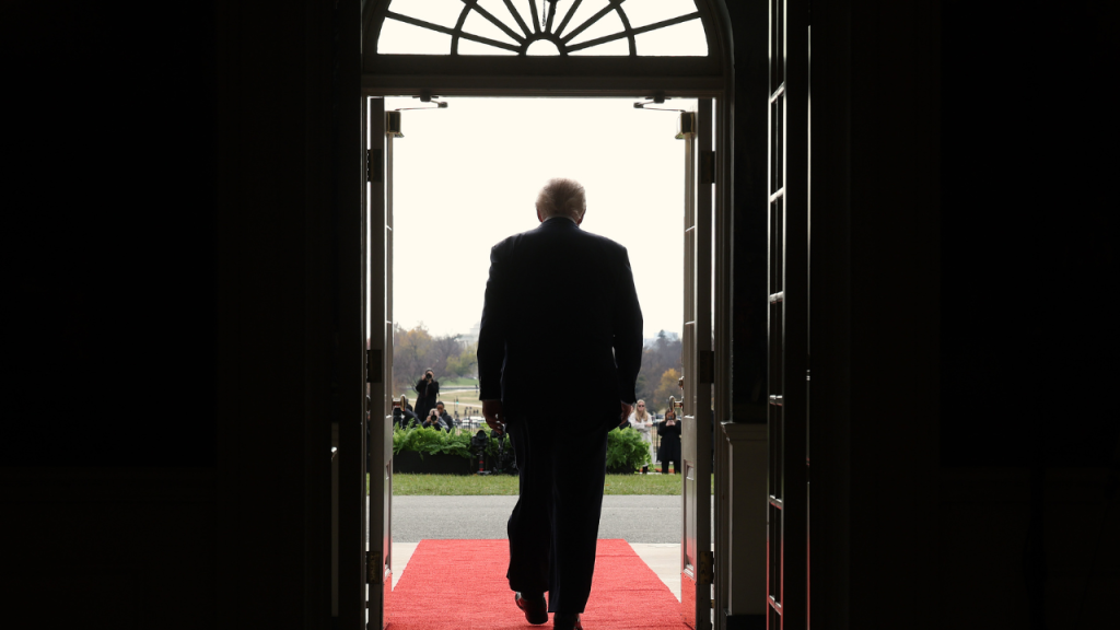Trump Faces Economic Test as Thanksgiving, Holiday Season Approach
