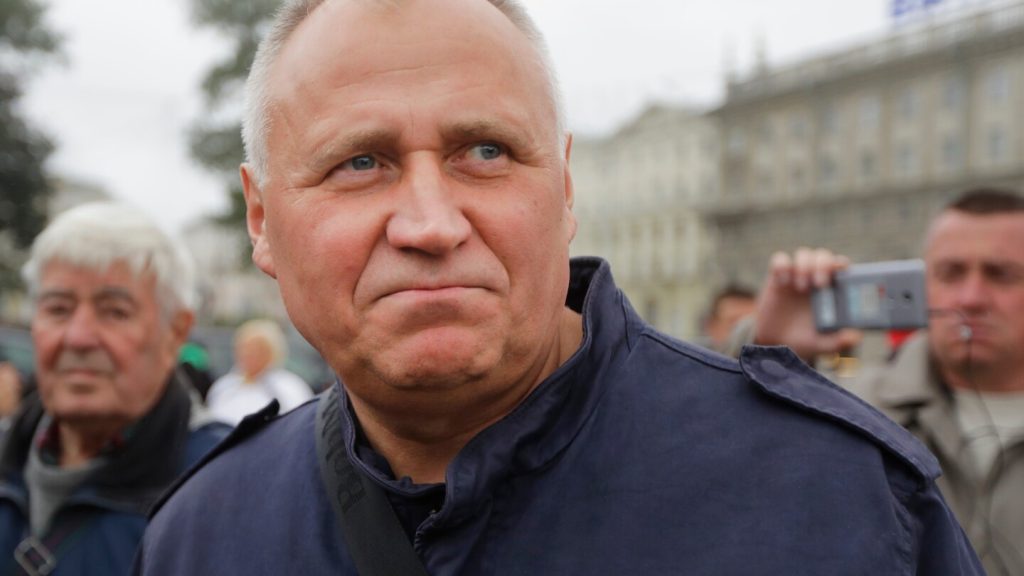 Belarusian politician Mikola Statkevich returned to prison after refusing ‘forced deportation’