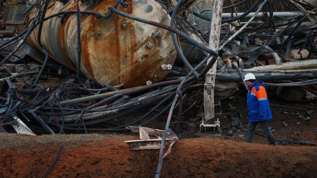 As Russia pummels Ukraine’s energy systems, Kyiv hopes US gas will fill the gap