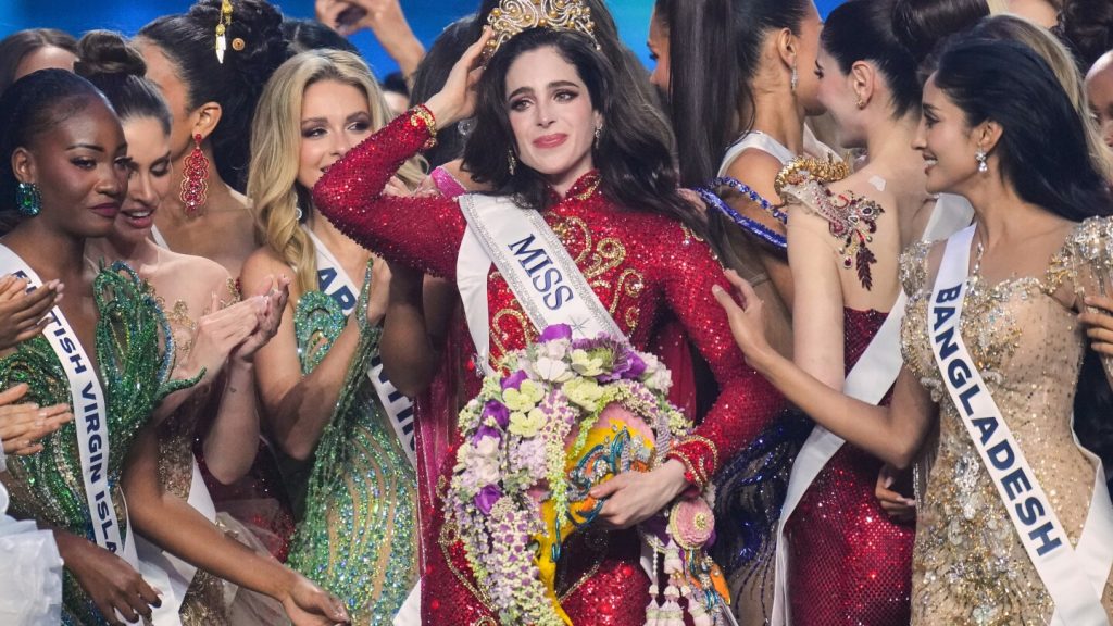 Mexico’s bullied pageant contestant gets payback by capturing Miss Universe crown