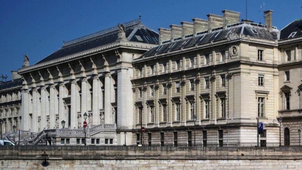 Trial of former Congolese rebel leader Lumbala over wartime atrocities opens in Paris