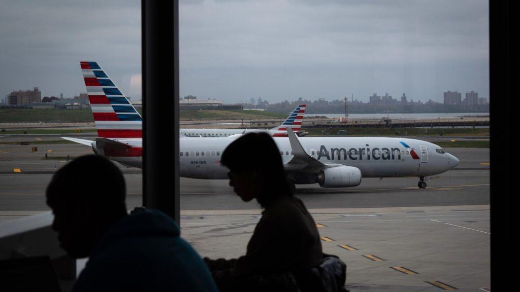 Flight cancellations and delays worsen as government shutdown drags on