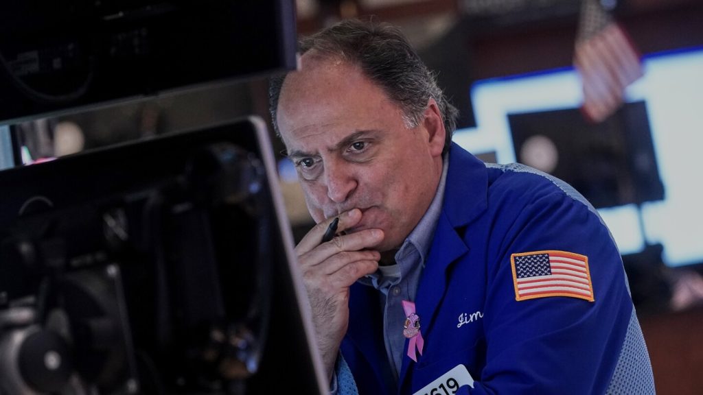 Wall Street loses ground under the weight of falling technology stocks