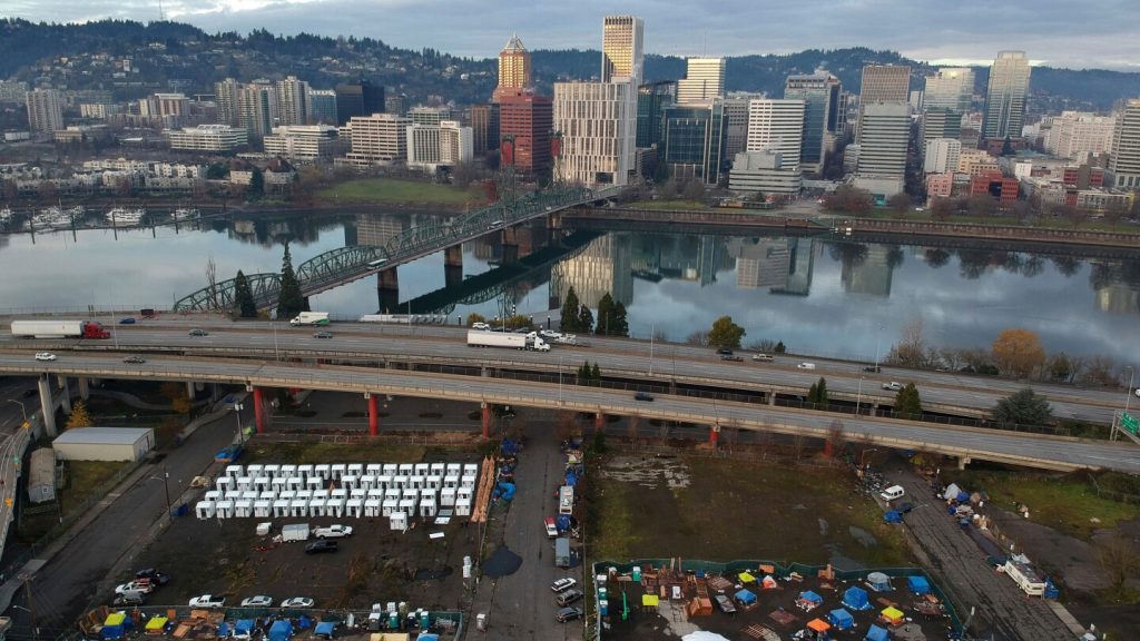 Federal rules at odds with Oregon guidelines for providers seeking grants to help homeless people