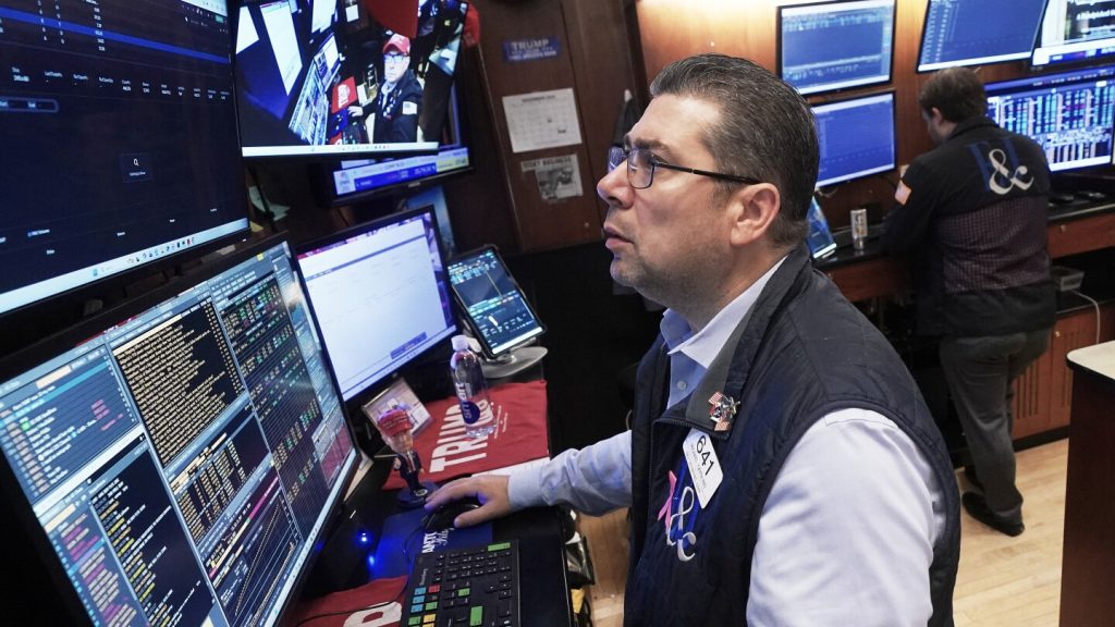 U.S. stocks rise as Wall Street looks to add to its winning streak