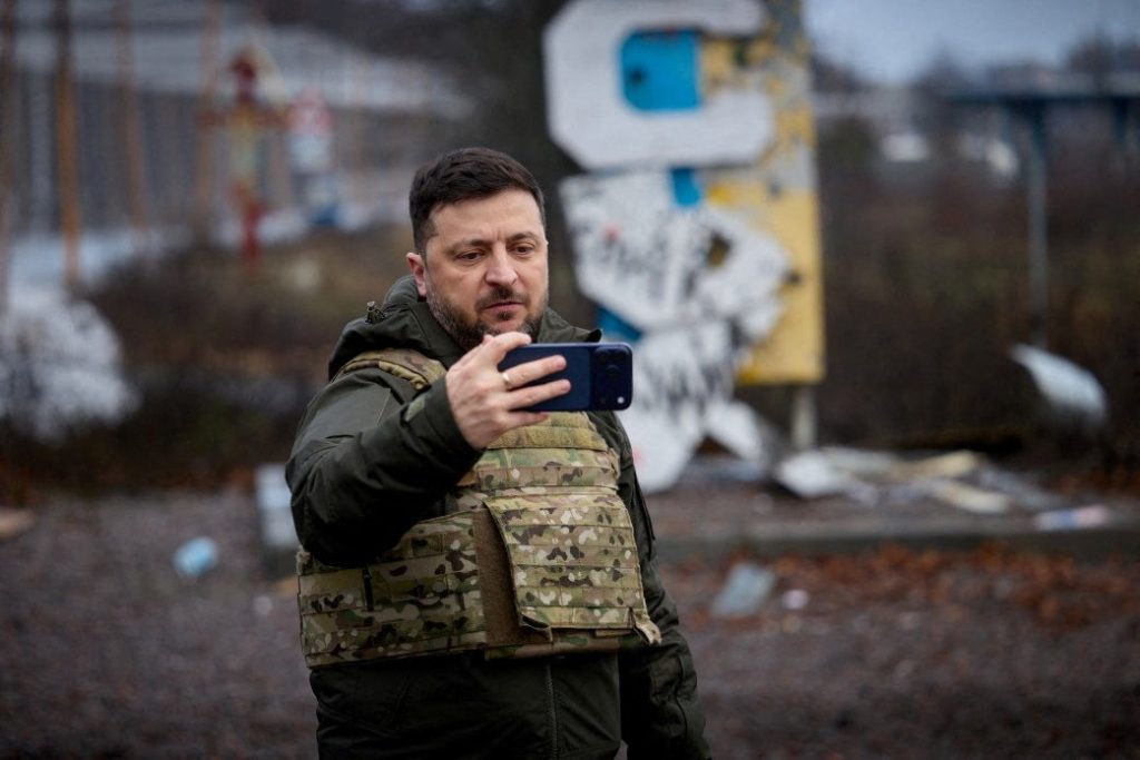 Zelenskyy Visits Front Lines to Refute Putin’s Claims of Russian Advances