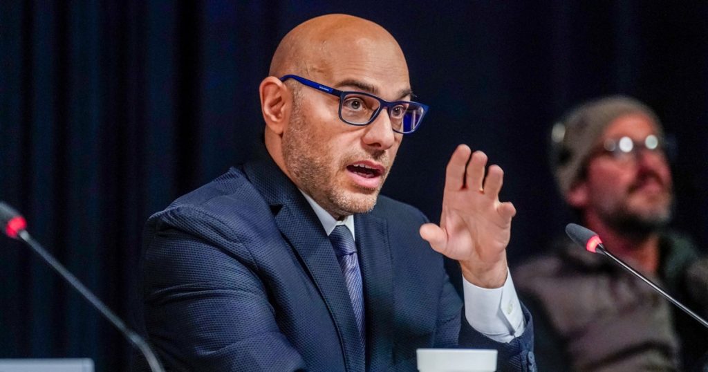 CDC Advisory Meeting Disrupted by Kennedy-Linked Lawyer Spreading Vaccine Misinformation