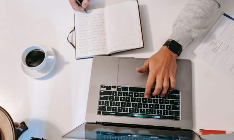 Artificial Intelligence Reshapes the Future of Journalism