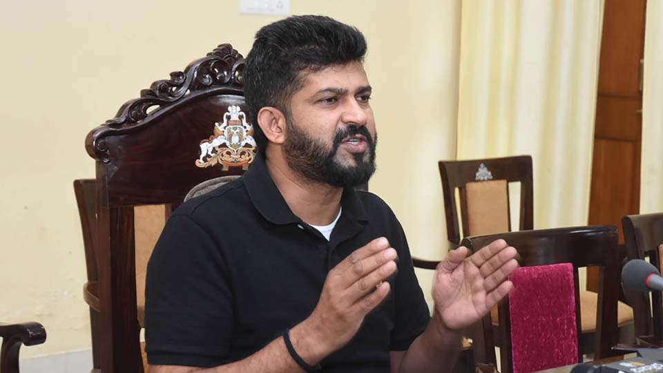 Former MP Accuses Rahul Gandhi of Spreading False “Vote Theft” Claims