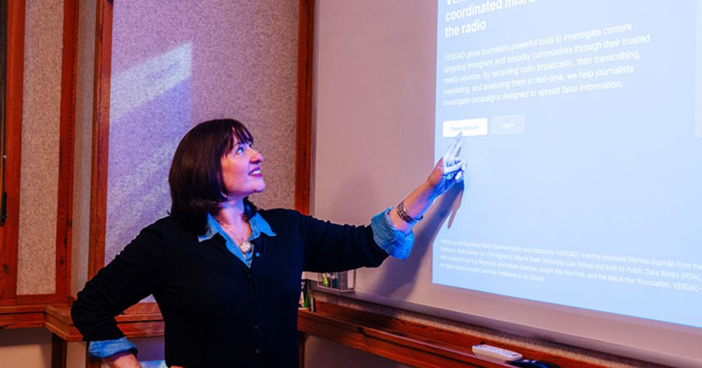 Spanish-Language Radio Faces Growing Disinformation Challenges