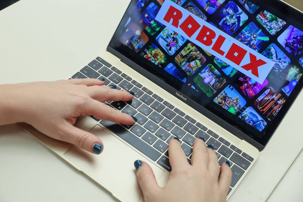 Russia Blocks Roblox Gaming Platform, Citing Extremism and LGBT Content Concerns