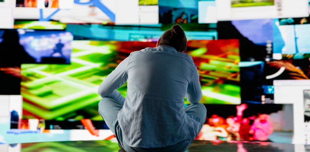 Identifying Misinformation: Effective Strategies for Detecting Manipulated Images