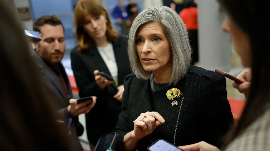Republican Senator Pushes Transparency Proposal for Federal Employees, Calls It ‘Historic Opportunity’