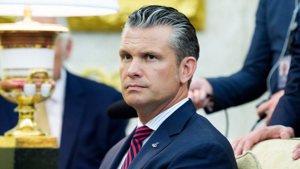 Trump Backs Hegseth’s Denial of Venezuelan Drug Boat Strike Allegations