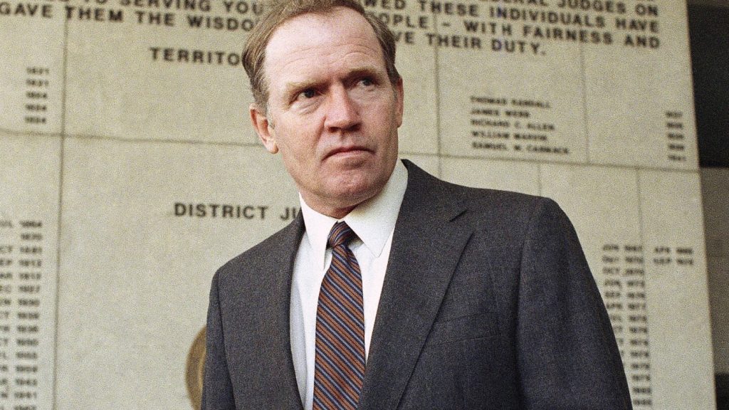 Eugene Hasenfus, key figure in 1980s Iran-Contra affair, dies at 84