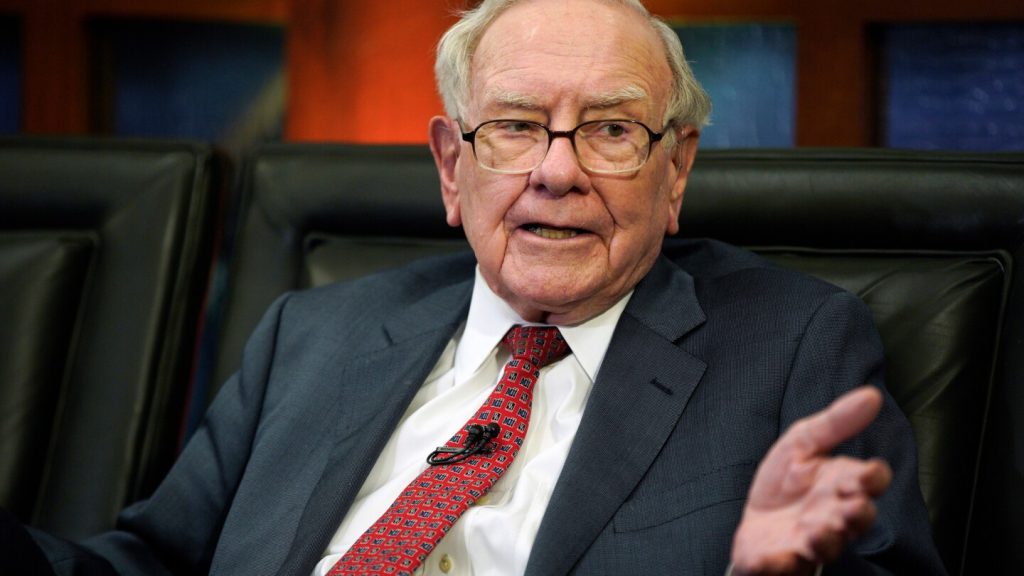 Top manager leaves Warren Buffett’s Berkshire as incoming CEO names team