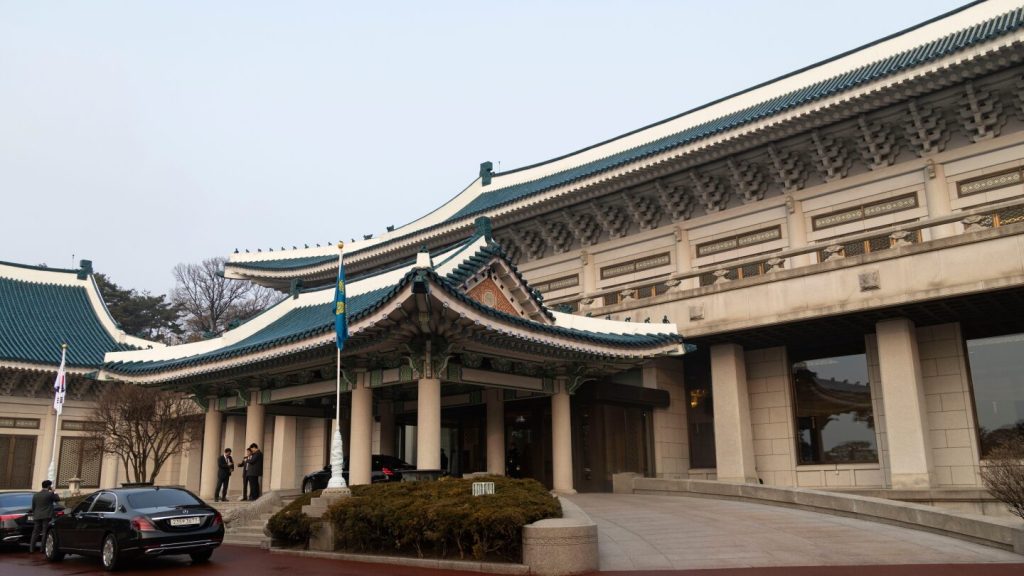 South Korean President Lee returns to presidential palace avoided by predecessor