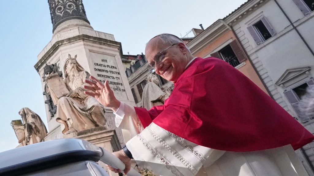 Pope Leo XIV gets into Christmas spirit with prayer for peace at Spanish Steps