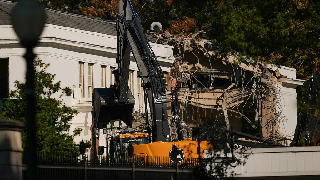 Judge Warns Trump Against ‘Irreversible’ Construction on White House Ballroom