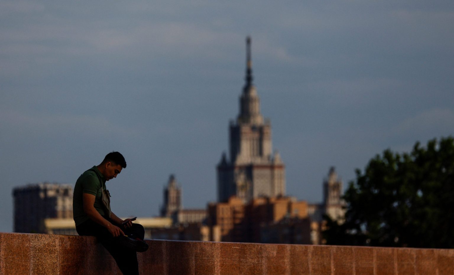 Russian Propaganda Found Influencing AI Chatbot Responses