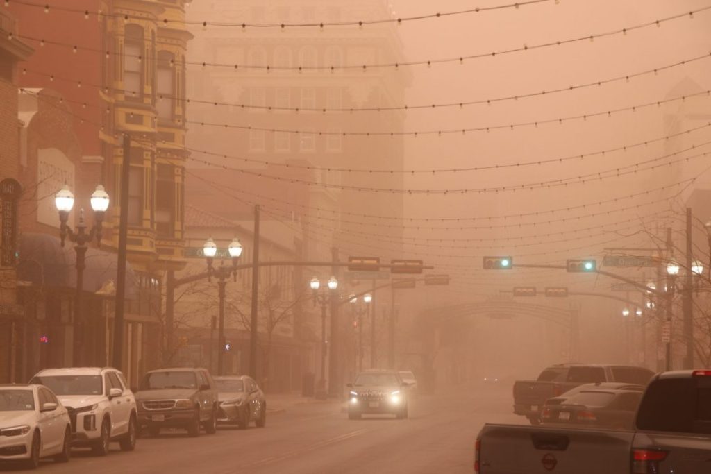 El Paso Dust Storm Season Begins in Spring, Experts Say