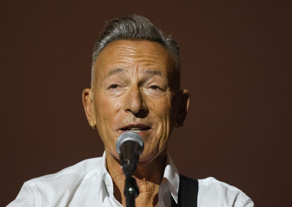 Fact Check: Understanding the Global Impact of Springsteen’s ‘Streets of Minneapolis’ iTunes Success