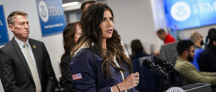 Video Analyses Contradict DHS Statements on Minneapolis Shooting