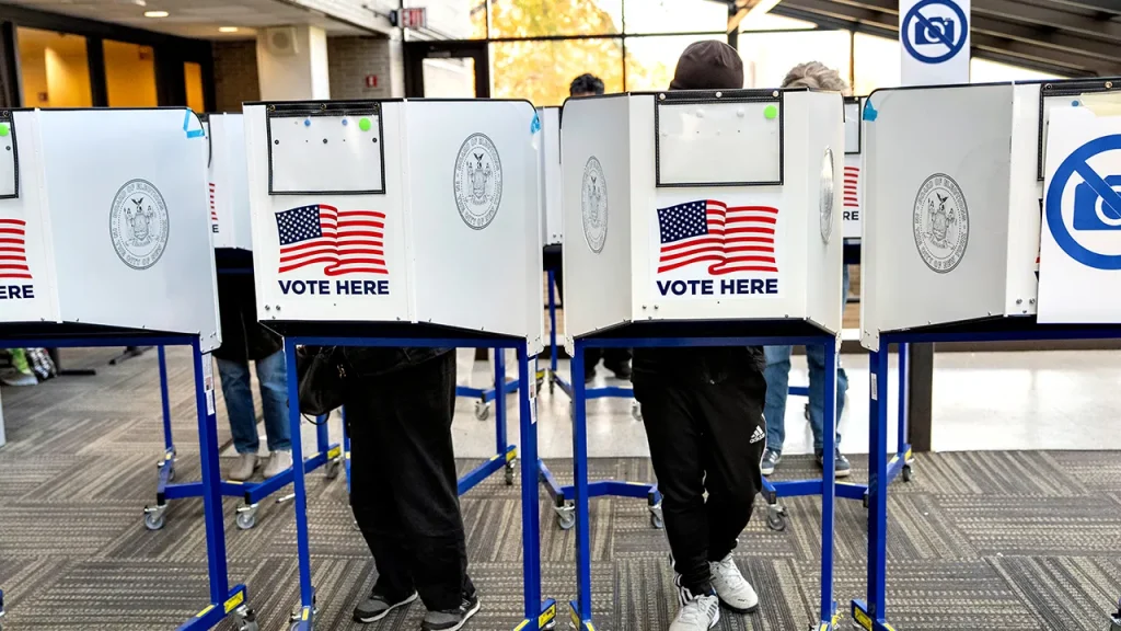 Record Number of Americans Now Identify as Political Independents, Poll Finds