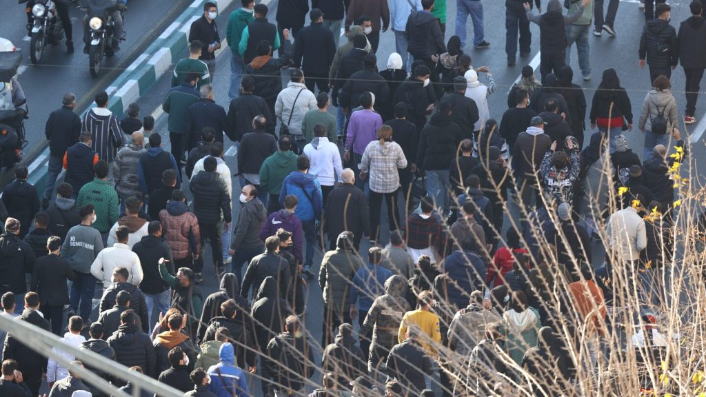 Volunteer in Iran’s Revolutionary Guard reportedly killed during widening protests