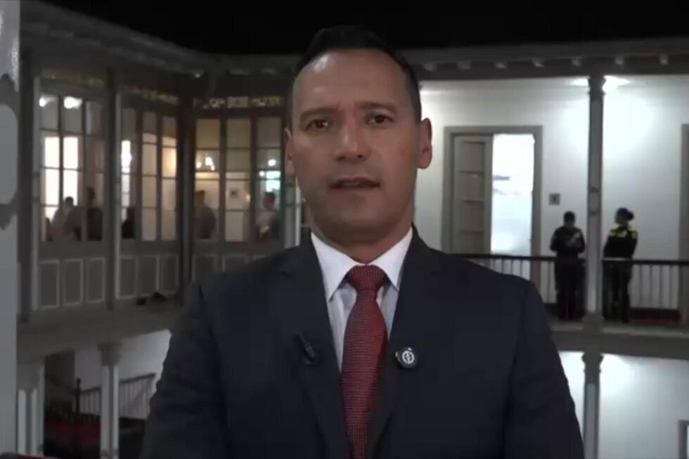 Small plane crashes in rural area of Colombia, killing 15 people including congressman