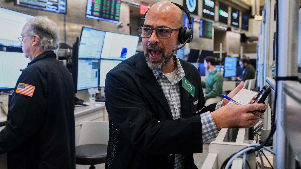 Wall Street opens mixed as crude oil prices continue to climb