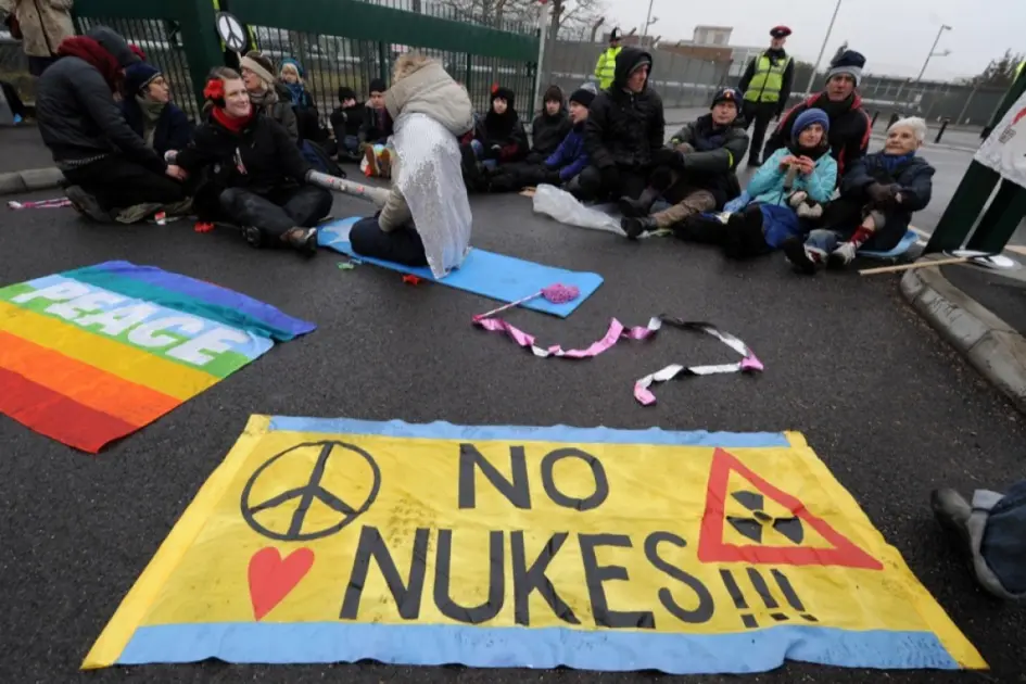 Ukraine Allies Consider Nuclear Weapons Supply, Sparking International Debate