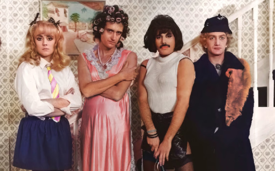 Russia Labels Queen Photo as ‘LGBT Propaganda’