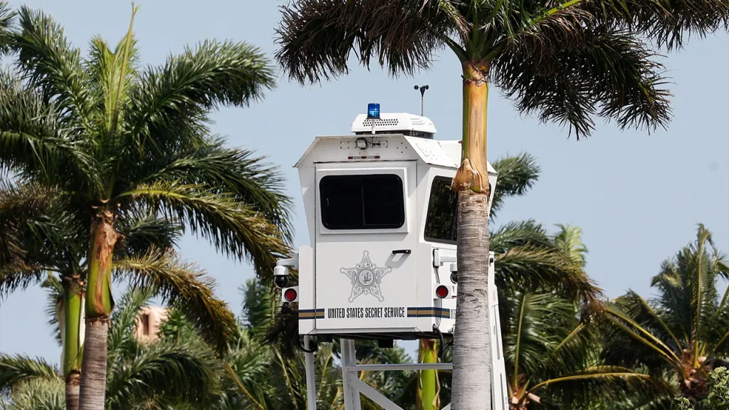Former Secret Service Officials Warn of Low-Tech Threats to Trump After Mar-a-Lago Breach