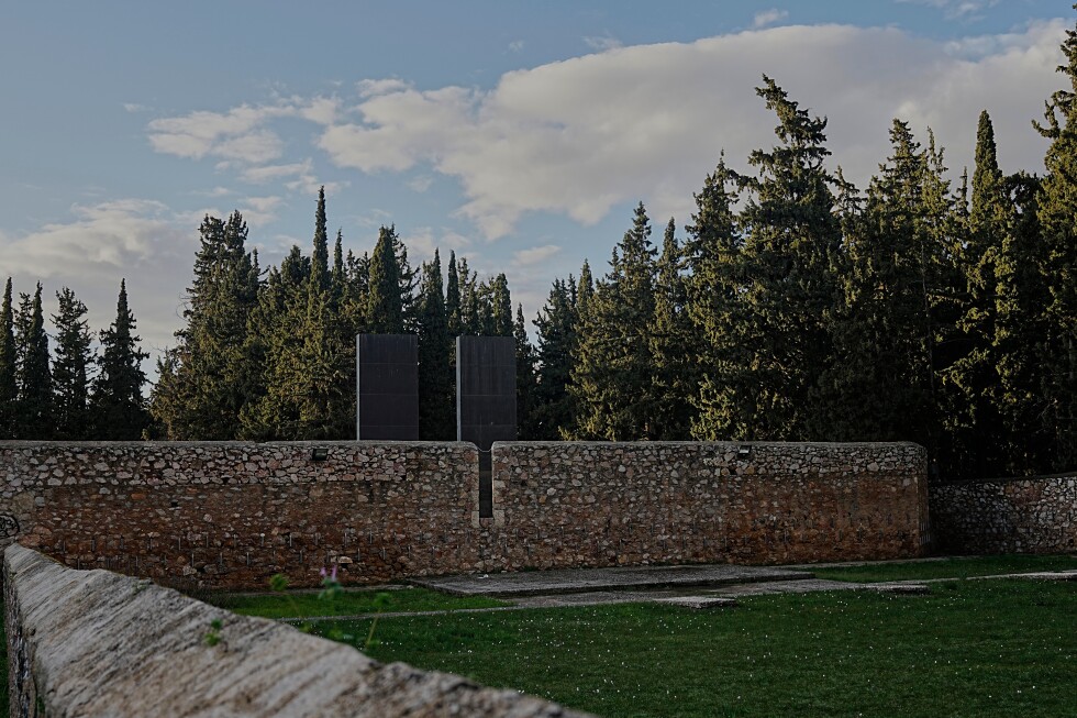 Greece will seek to obtain Nazi execution photos offered for sale online