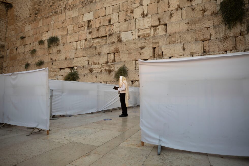 Israel’s parliament moves toward ban on mixed-gender prayer at Jerusalem’s Western Wall