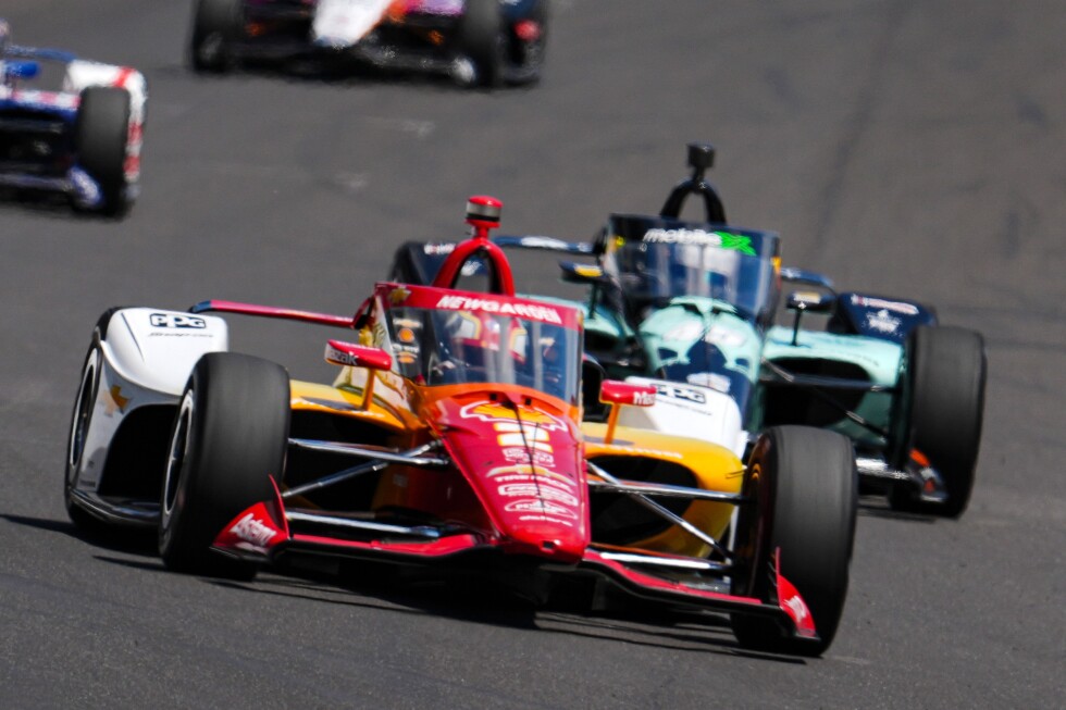 IndyCar locks in Honda and Chevrolet with new deals, ending 2 years of Honda exit talk