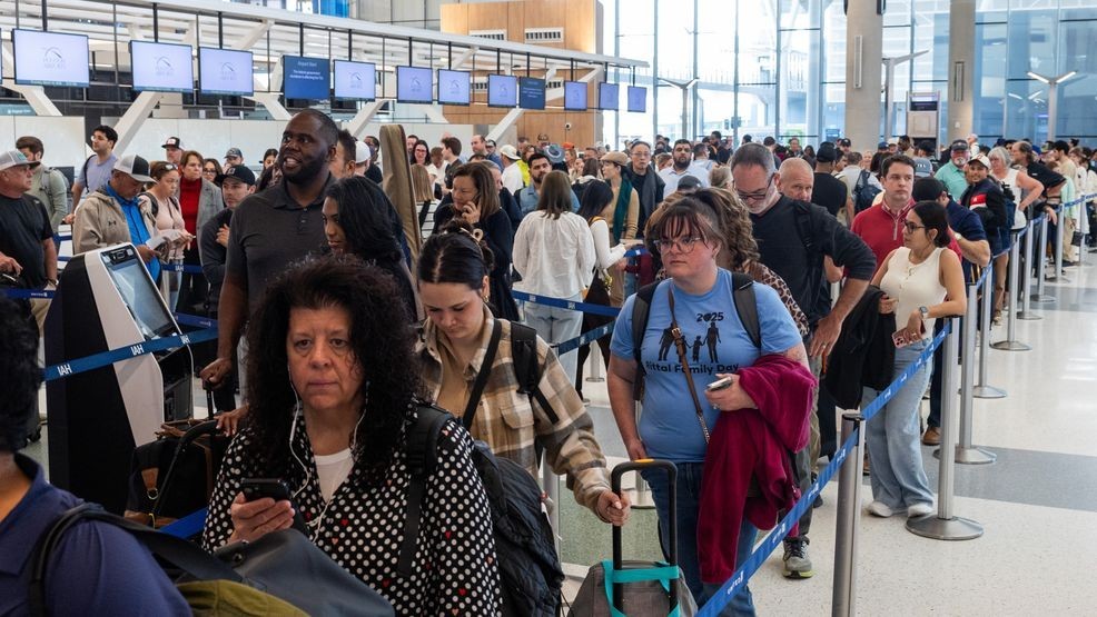 TSA Lines Expected to Lengthen as Unpaid Workers Continue During DHS Shutdown