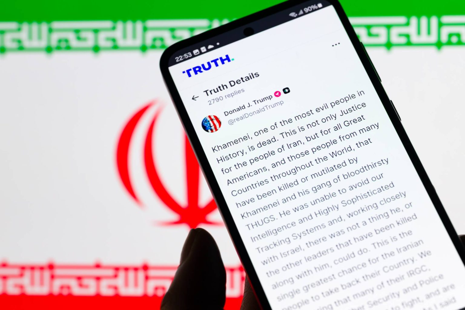 Social Media and AI Distort Coverage of Iran Conflict, Experts Warn