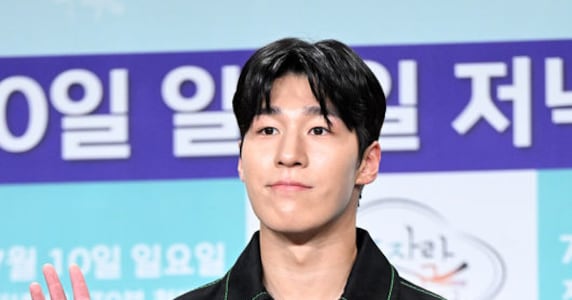 Olympic Champion Hwang Dae-heon Blocks Namuwiki Pages to Combat False Information