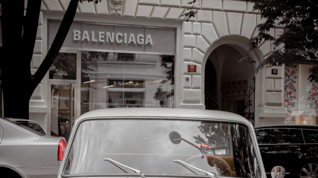 Balenciaga $1,790 Plastic Bag Claims Debunked as Misleading Information Spreads Online